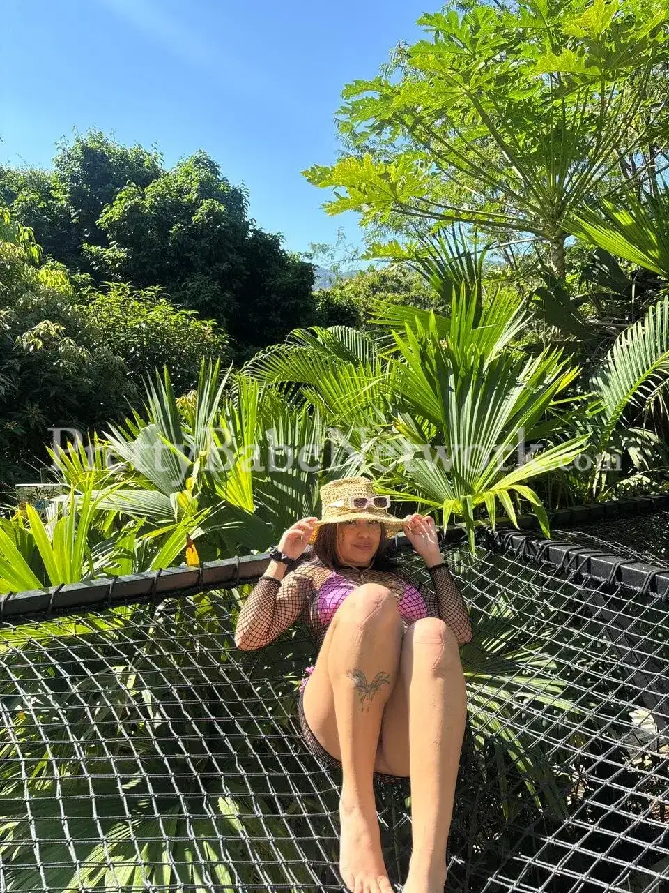 Sonakshi Batra - VIP Escort in Borivali Near Gorai Beach